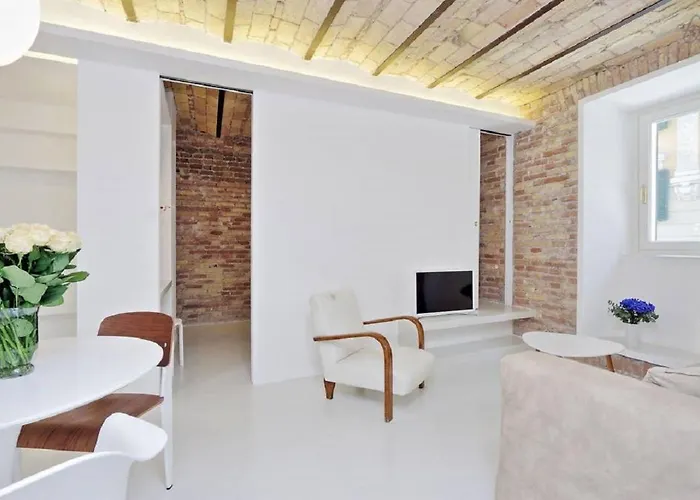 Ych-charming Flat Near Colosseum *